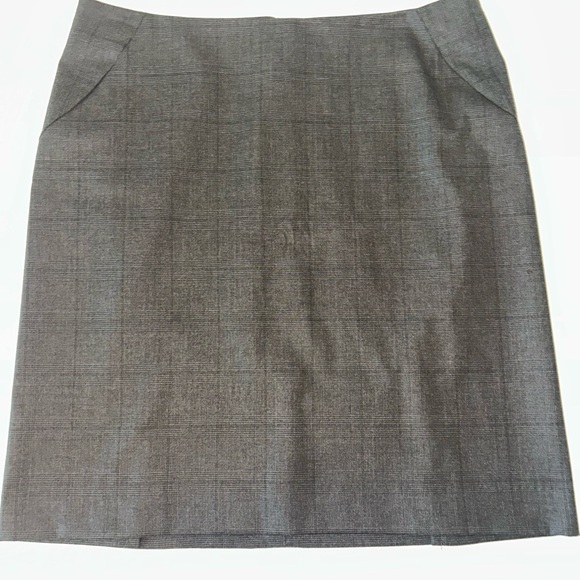Banana Republic Dresses & Skirts - Banana Republic women’s grey plaid Pencil Skirt size‎ 8